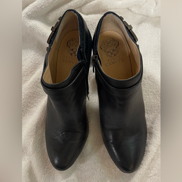 Vince Camuto Navy Women's ankle boot shoes - Picture 1 of 8